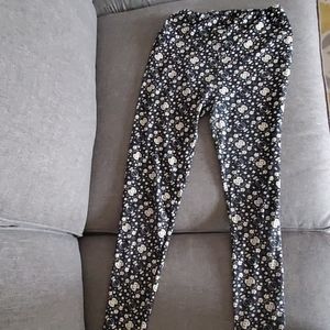 Lularoe printed, buttery soft one size leggings